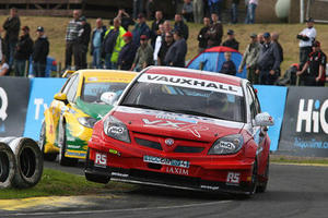 Tom Onslow-Cole raced for VX Racing in the 2008 HiQ MSA British Touring Car Championship