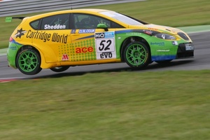 Gordon Shedden is now with the Cartridge World Carbon Zero Racing Team in the 2009 BTCC