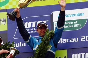 Rob Huff celebrates victory at Macau