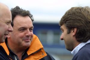 John talking to Vic Lee at Rockingham 2002