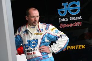 Mike at Donnington Park, 2008 in the British Touring Car Championship